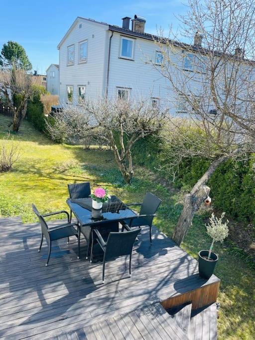 Appartement Koselig Pa Ostensjo Med Stor Uteplass *
