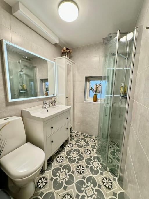 Appartement Koselig Pa Ostensjo Med Stor Uteplass *