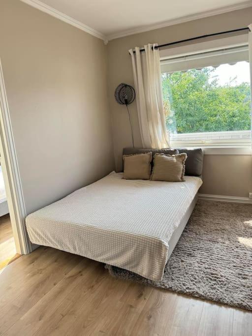 Appartement Koselig Pa Ostensjo Med Stor Uteplass