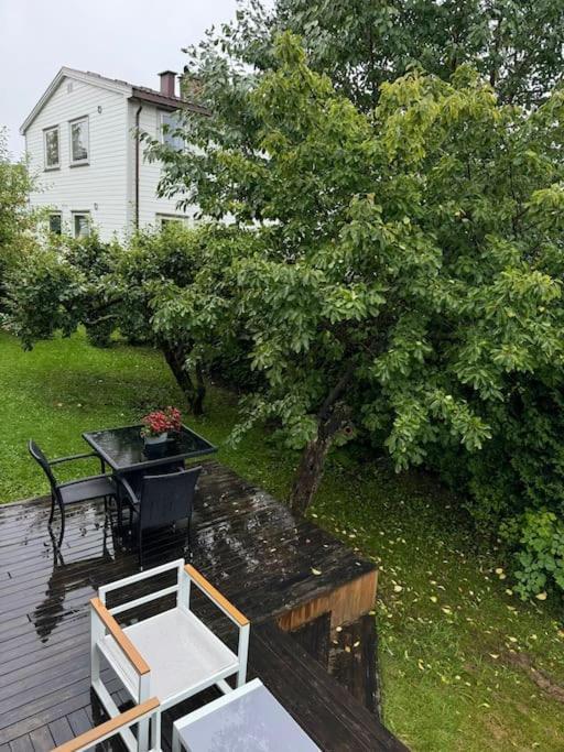 Koselig Pa Ostensjo Med Stor Uteplass Appartement