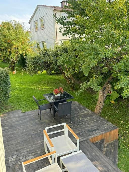 Koselig Pa Ostensjo Med Stor Uteplass Appartement Oslo